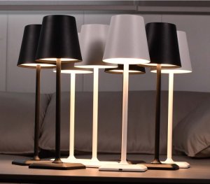 Lampa stołowa Techly Bezprzewodowa lampka LED stołowa dotykowa czarna 8