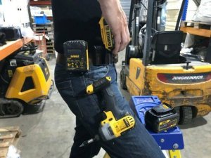 StealthMounts Uchwyty do baterii akumulatorów DeWALT XR 18V 20V zestaw 6 sztuk StealthMounts 5