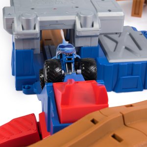 Monster Jam MONSTER JAM launch track with two vehicles Supercharge Speedway, 6071089 7