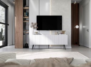 Meble Lindner Meble Lindner Komoda RTV Glamour Szafka RTV Glamour Biała 150 cm Ryflowane fronty Nogi Czarne Metalowe 4