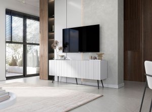 Meble Lindner Meble Lindner Komoda RTV Glamour Szafka RTV Glamour Biała 150 cm Ryflowane fronty Nogi Czarne Metalowe 5