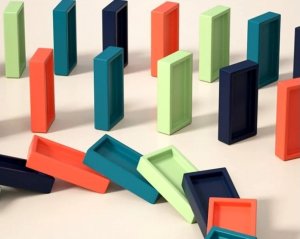 Qulki KOLEJKA POCIĄG LOKOMOTYWA UKŁADAJĄCA KLOCKI DOMINO CIUCHCIA DOMINO POCIĄG DO KLOCKÓW LED 7