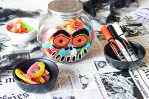 UNIBALL Uni Chalk marker zestaw Halloween z 4 sztuk (kolory white, black, purple, orange) 3