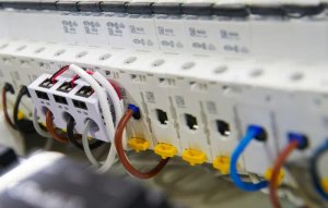 Shelly 1/3-kierunkowy miernik zużycia energii elektrycznej Pro 3EM-3CT63 WIFI 4