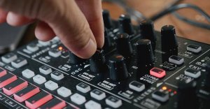 IK Multimedia IK Multimedia UNO Synth Pro X - Syntezator analogowy parafoniczny 7