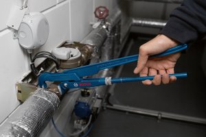 Bosch Bosch plumbing corner pipe wrench 90° Professional 420mm, pipe / water pump pliers (blue, gripping jaw position 90°) 4