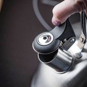 KingHoff CZAJNIK 2,5L Z GWIZDKIEM KINGHOFF KH-1859 SREBRNY 6