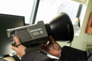 Lampa studyjna Amaran Amaran 200d S 19