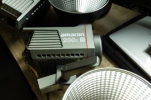 Lampa studyjna Amaran Amaran 200d S 24