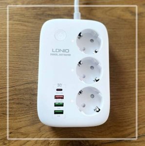 Listwa zasilająca Luxury Listwa zasilająca SMART WiFi USB TUYA QC3.0 PD LED 4