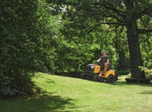 Traktor ogrodowy Cub Cadet LT3 PR105 3