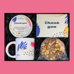Cup&You Zestaw prezentowy Thank You z kawą, najlepszy pomysł na prezent upominek dla bliskich by im podziękować- czekoladowy medalion, kubek, zestaw kaw, kawa w mini veku 1