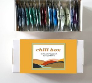 Cup&You Big Chill Box - bogaty zestaw herbat, uroczy kubek oraz świece sojowe to idealna kompozycja prezentowa, która wprowadzi każdego w błogi stan odprężenia, idealny upominek do chillowania 6