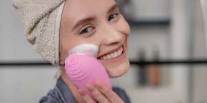 Humanas HUMANAS Aura Foam Szczoteczka soniczna do pielęgnacji twarzy różowa 9