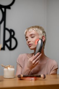 Humanas HUMANAS Serenum Urządzenie do liftingu i masażu twarzy 6