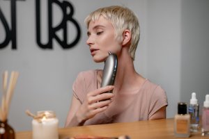 Humanas HUMANAS Serenum Urządzenie do liftingu i masażu twarzy 7