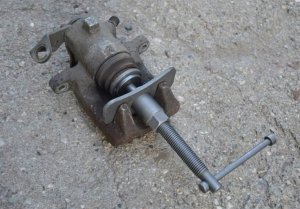 Falontech ZESTAW DO WYCISKANIA TŁOCZKÓW HAMULCOWYCH 22 szt PRASKA 6