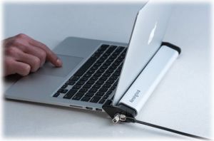 Linka zabezpieczająca Kensington Locking Station 1.8m  (K64453WW) 3