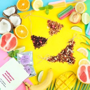 Cup&You NAJLEPSZE  OWOCOWE. Zestaw herbat owocowych z zaparzaczem - 10 saszetek 10x 5/8g z mieszankami owocowymi w różnych smakach + ananasowy zaparzacz, owocowy prezent upominek podarunek 6