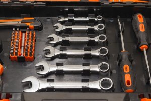 Zestaw narzędzi Isma ZESTAW NARZĘDZIOWY KLUCZE NASADOWE WKRĘTAKI1400 EL 11