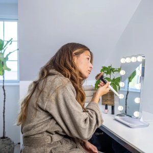 Lusterko kosmetyczne Sharper Image Sharper Image Hollywood Makeup Mirror 3