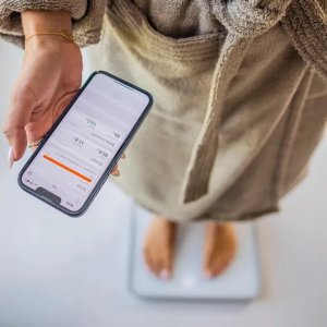 Sharper Image Digital LED bathroom scales 2