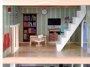 Jokomisiada Domek drewniany dla lalek + basen winda mebelki światło LED ZA4835 13