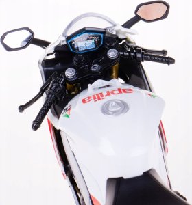 Daffi Model RMZ Hobby 1:12 ApriliaRSV4 rac.H-135 81352 4