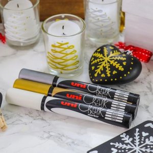 Usorteret Uni Kreidemarker-Set Święta mit 4-tlg. PWE-5M (Kolory Biały, Czarny, Złoty, Srebrny) + 2 arkusze ilustracyjne 6