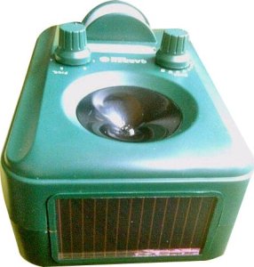 Garden King Elektroniczny solarny odstraszacz zwierząt z czujnikiem ruchu na kuny, lisy 3