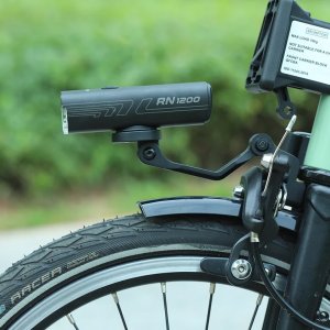 Uchwyt lampki przedniej MAGICSHINE FORKIX EXTENDABLE FRONT LIGHT GO PRO MOUNT, Mocowanie na koronie widelca (NEW) 6