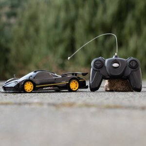Auto na radio Pagani Zonda R 1:24 38010 RASTAR 9
