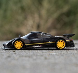 Auto na radio Pagani Zonda R 1:24 38010 RASTAR 10