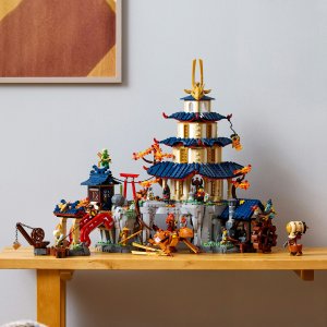 LEGO Ninjago Turniejowe miasto ze świątynią (71814) 9