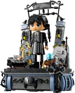 LEGO Wedensday Figurka Wednesday Addams (76780) 8