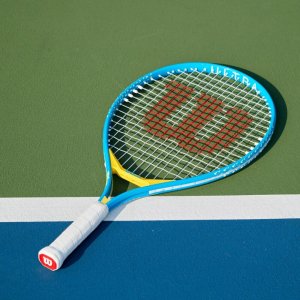 Rakieta do tenisa ziemnego Wilson Ultra Power Junior 21 3 1/2 WR118910H 3