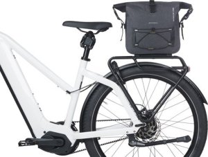 Torba na bagażnik BASIL NAVIGATOR STORM, MIK z adapterem do mocowania, 13L, Wodoodporna, Czarna (NEW 2025) 9