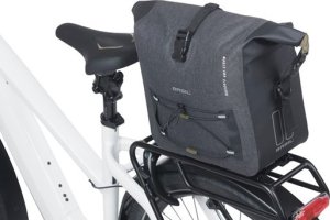 Torba na bagażnik BASIL NAVIGATOR STORM, MIK z adapterem do mocowania, 13L, Wodoodporna, Czarna (NEW 2025) 10