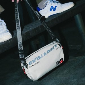 Skinarma Torebka Crossbody Fardel         czarny/black 11