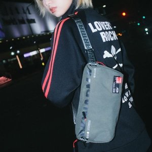 Skinarma Torebka Crossbody Fardel         czarny/black 5