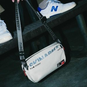 Skinarma Torebka Crossbody Fardel         czarny/black 7