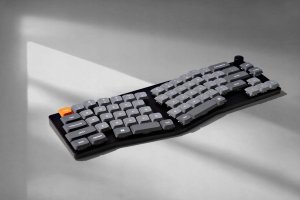 Keychron K11 Max QMK/VIA Wireless Custom Mechanical Keyboard RGB Backlight (Hot-Swappable) / Low Profile Gateron Mechanical / Red 6