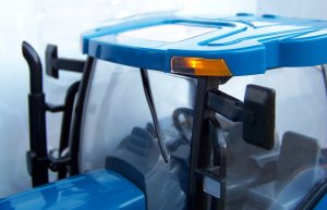 TOMY Britains New Holland T7.300 edyc.limit. 43392 13