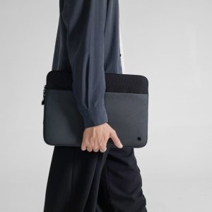 Incase A.R.C. Sleeve do MacBook Pro 16" (M4/M3/M2/M1/2024-2021) czarny 8