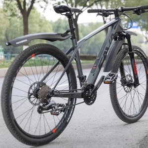 Tylny błotnik rowerowy z czerwoną lampką LED - czarny 10