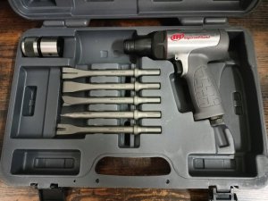 Pneumatic hammer INGERSOLL RAND 123MAXHK with chisel set 5