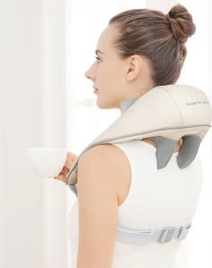 MASAŻER SZYI KARKU I RAMION Z WYPUSTKAMI MASUJĄCYMI FUNKCJA GRZANIA PODUSZKA MASUJĄCA KABEL USB 3