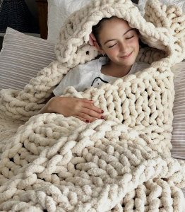 KOC Z DZIANINY 120 X 120 BEŻOWY NARZUTA SZENILOWA PLECIONA MIĘKKA GRUBA OZDOBNA STYLOWA NA SOFĘ ŁÓŻKO FOTEL 3