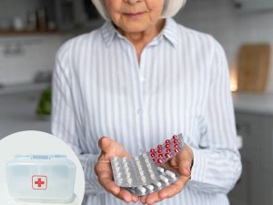 POJEMNIK KASETKA NA LEKI ORGANIZER TYGODNIOWY PLASTIKOWY 2