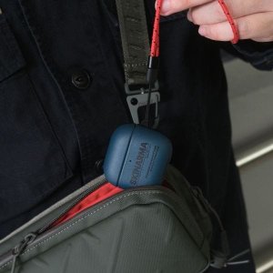 Skinarma etui Spunk AirPods 4             niebieski/blue 7